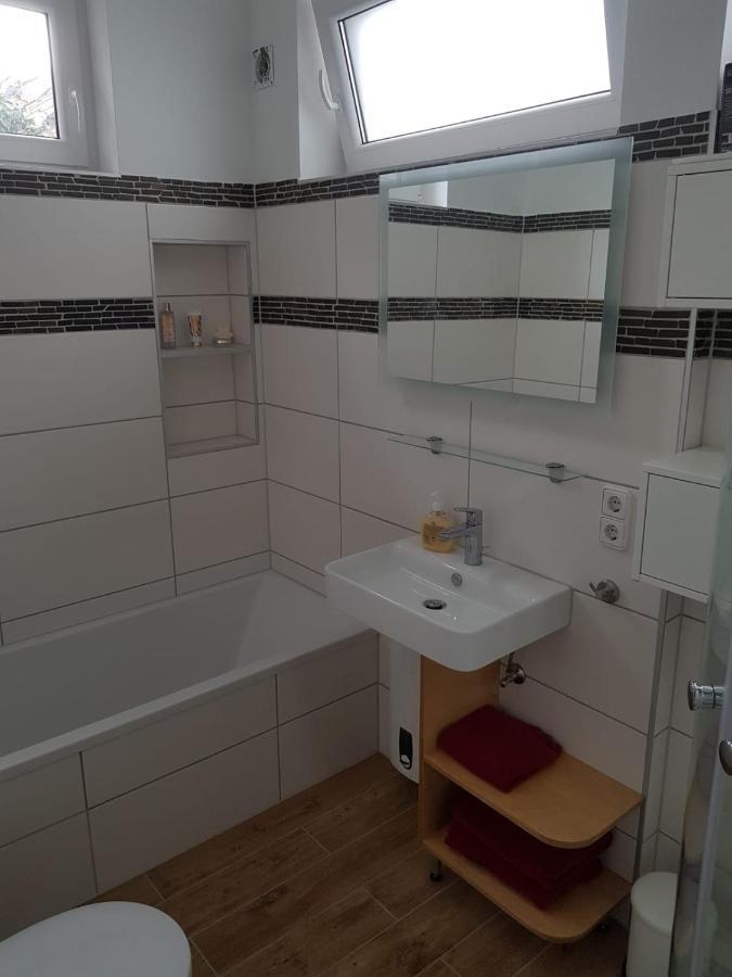 Rheingau - Schoene Moeblierte Ferienwohnung Eltville am Rhein Bagian luar foto